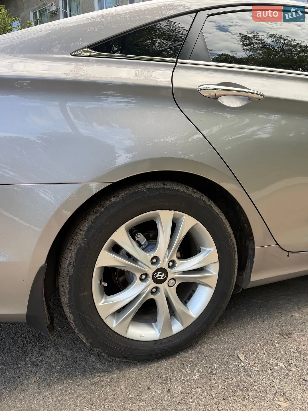 2010 Hyundai Sonata - мініатюра 11
