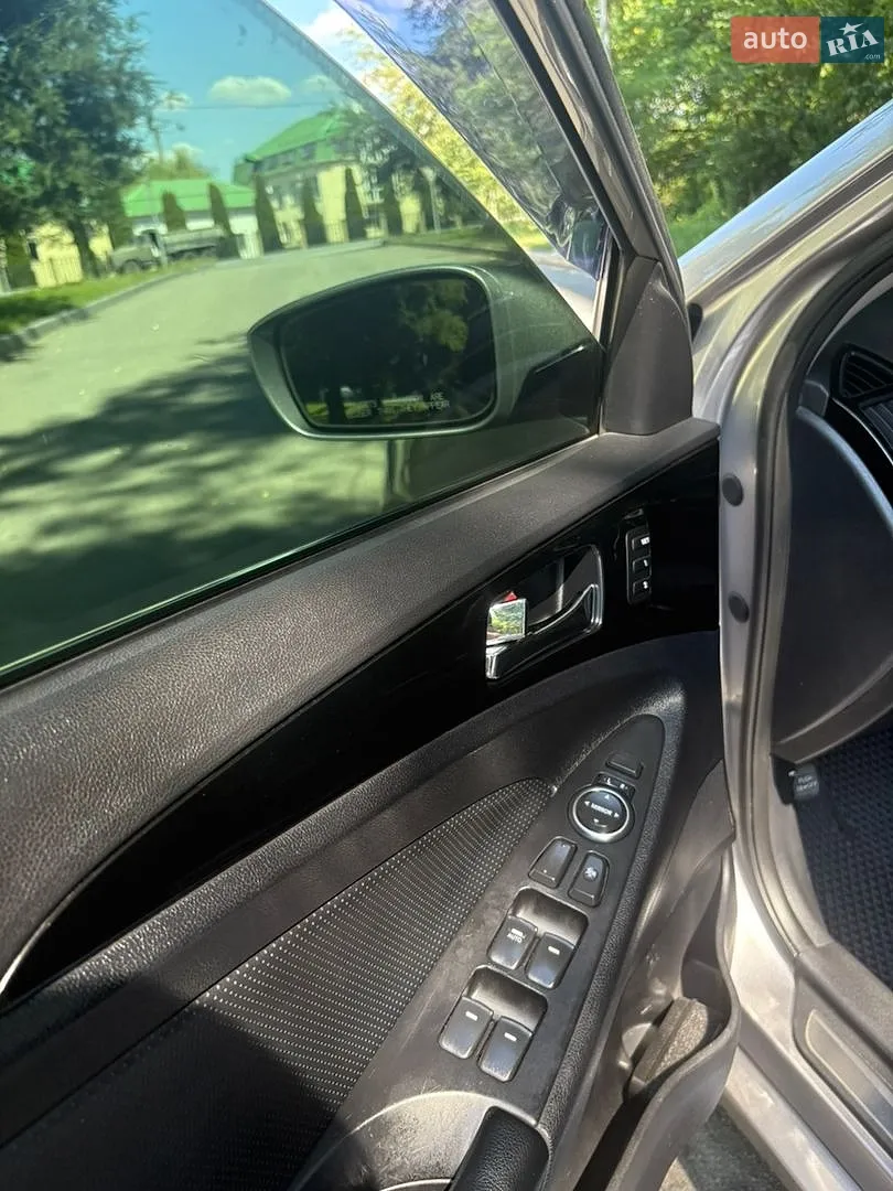 2010 Hyundai Sonata - мініатюра 32