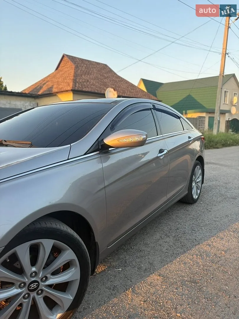 2010 Hyundai Sonata - мініатюра 7