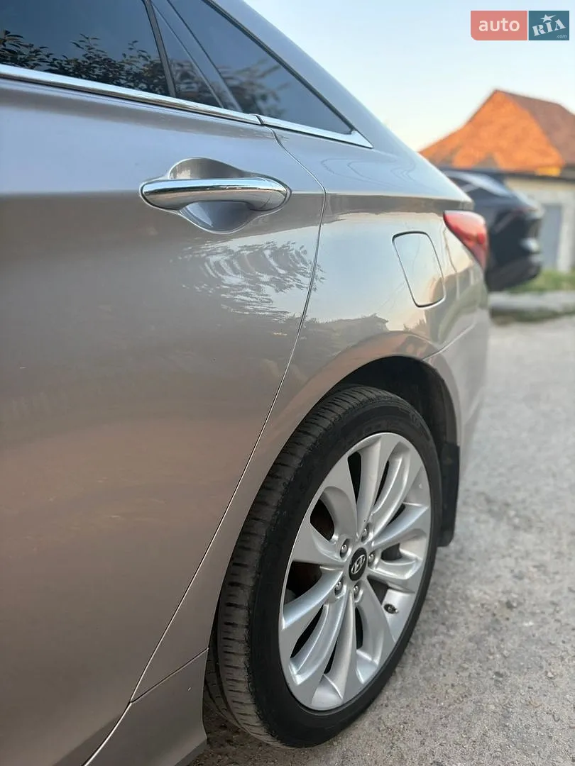 2010 Hyundai Sonata - мініатюра 23