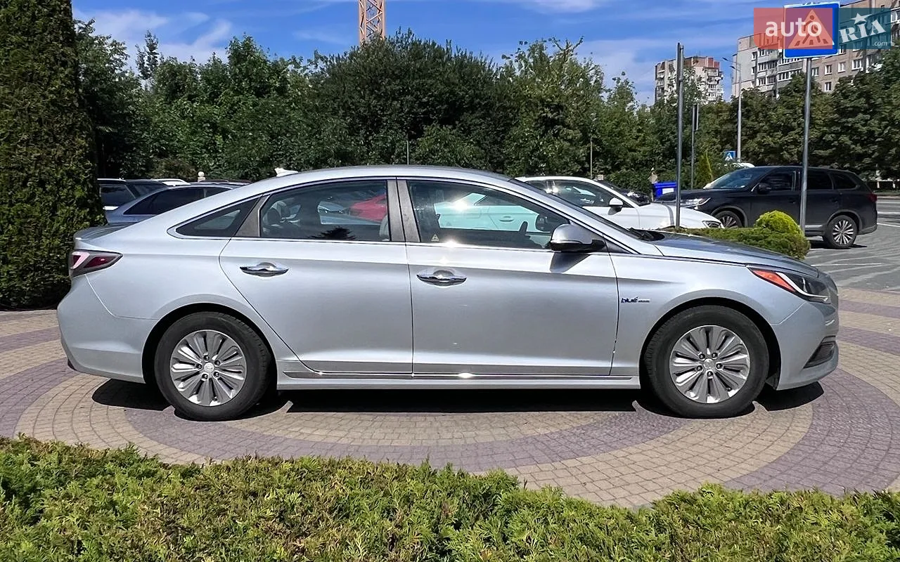 2016 Hyundai Sonata - мініатюра 8