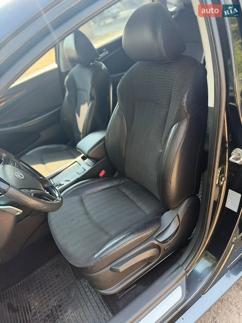 2010 Hyundai Sonata - мініатюра 9