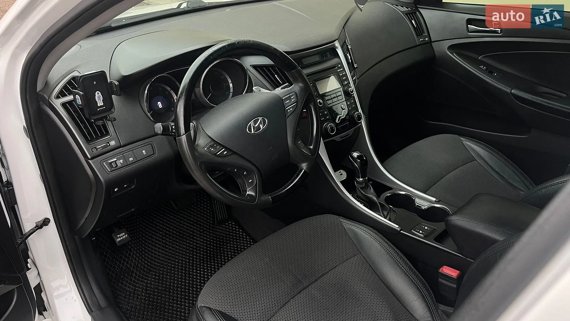 2013 Hyundai Sonata - мініатюра 16