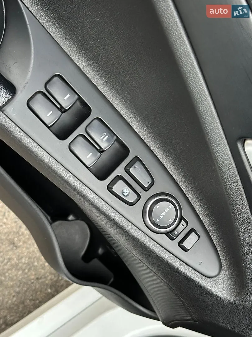 2011 Hyundai Sonata - мініатюра 26