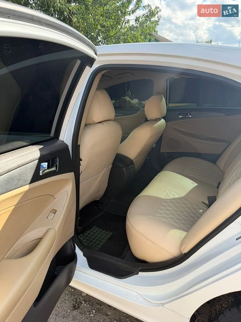 2011 Hyundai Sonata - мініатюра 9