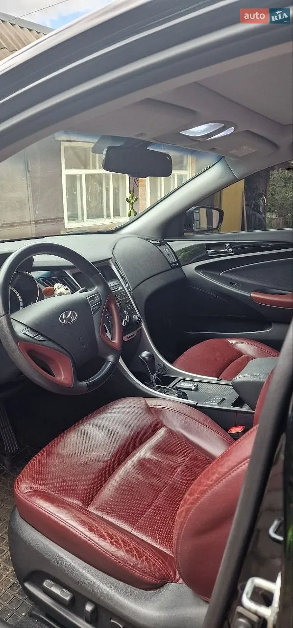 2010 Hyundai Sonata - мініатюра 9
