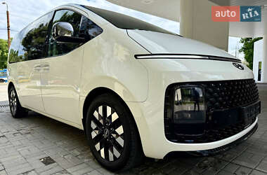 Минивэн Hyundai Staria 2021 в 