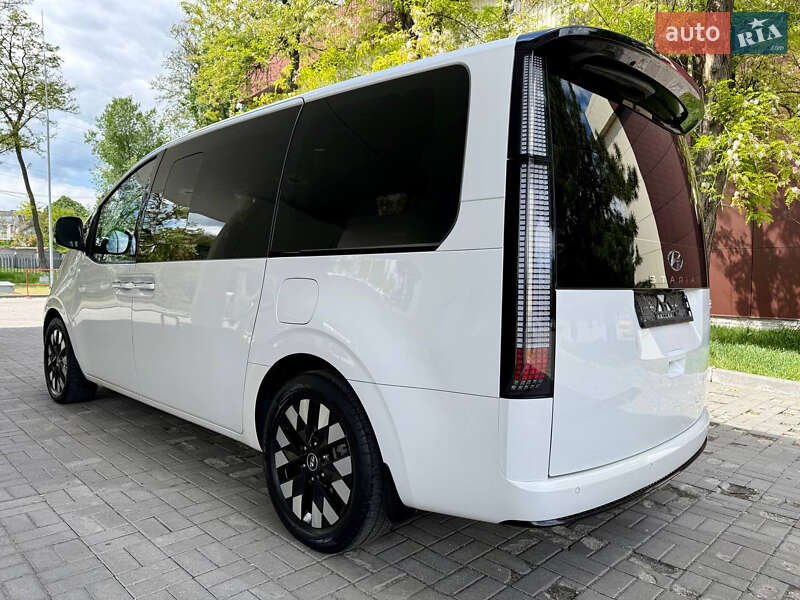 Мінівен Hyundai Staria 2021 в Дніпрі
