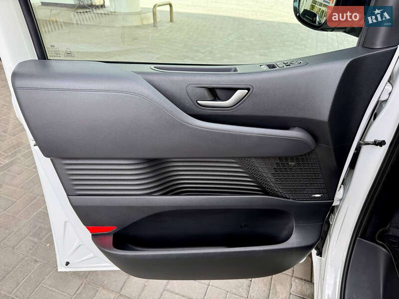 Мінівен Hyundai Staria 2021 в Дніпрі