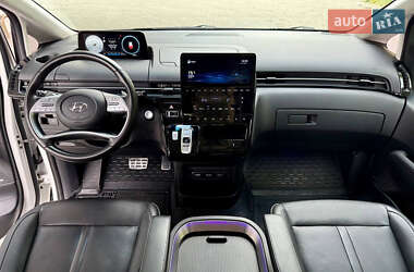 Минивэн Hyundai Staria 2021 в 