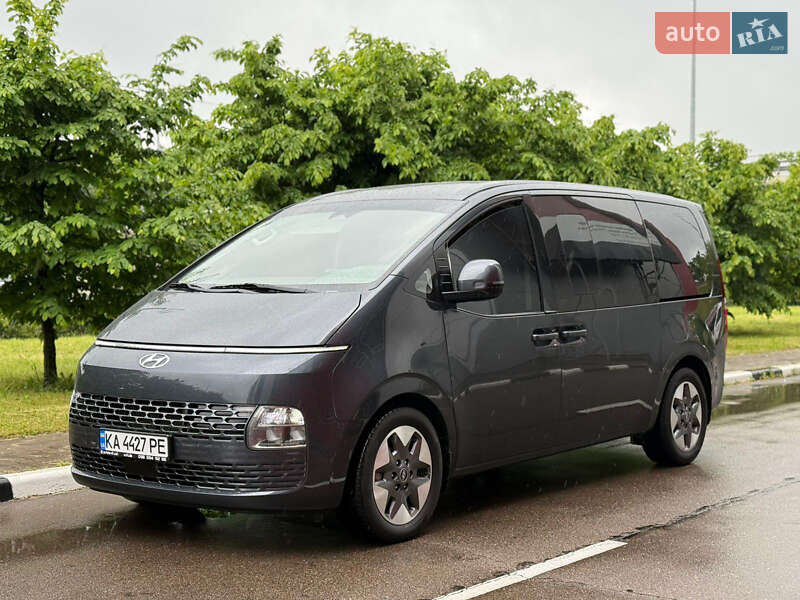 Hyundai Staria 2021
