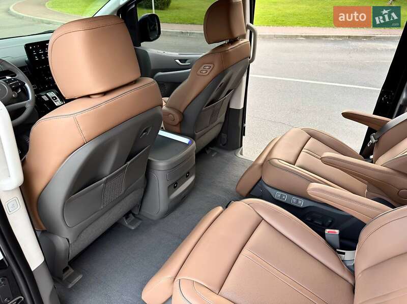 Минивэн Hyundai Staria 2025 в Киеве