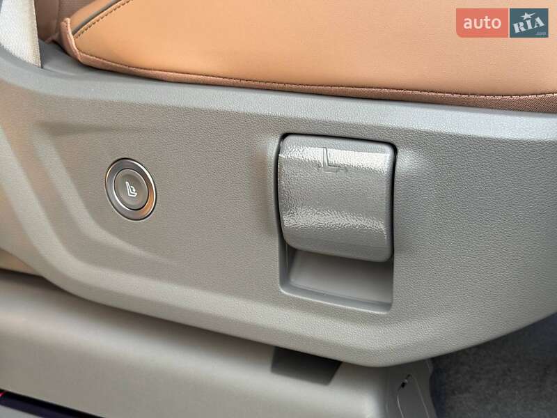 Минивэн Hyundai Staria 2025 в Киеве