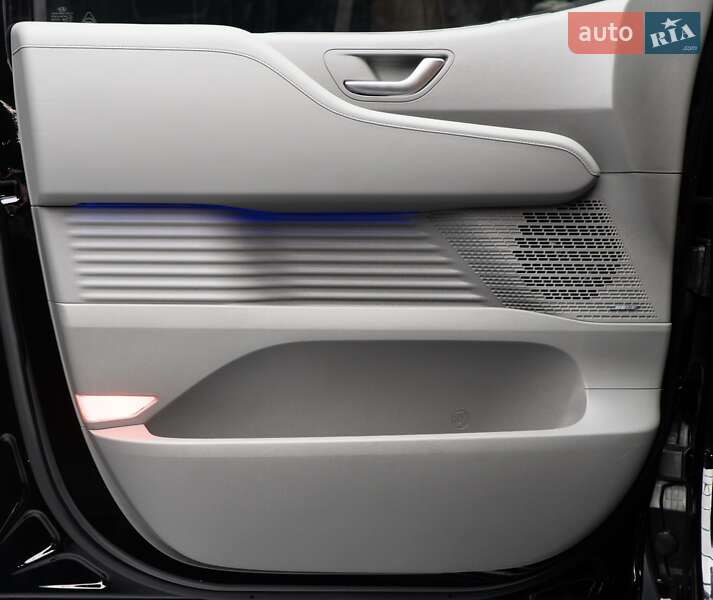 Минивэн Hyundai Staria 2025 в Киеве