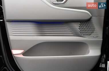Минивэн Hyundai Staria 2025 в 