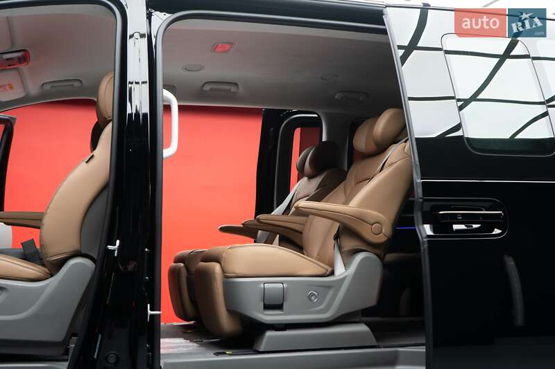Минивэн Hyundai Staria 2025 в Киеве