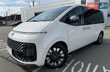 Минивэн Hyundai Staria 2022 в 