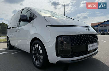 Минивэн Hyundai Staria 2022 в 