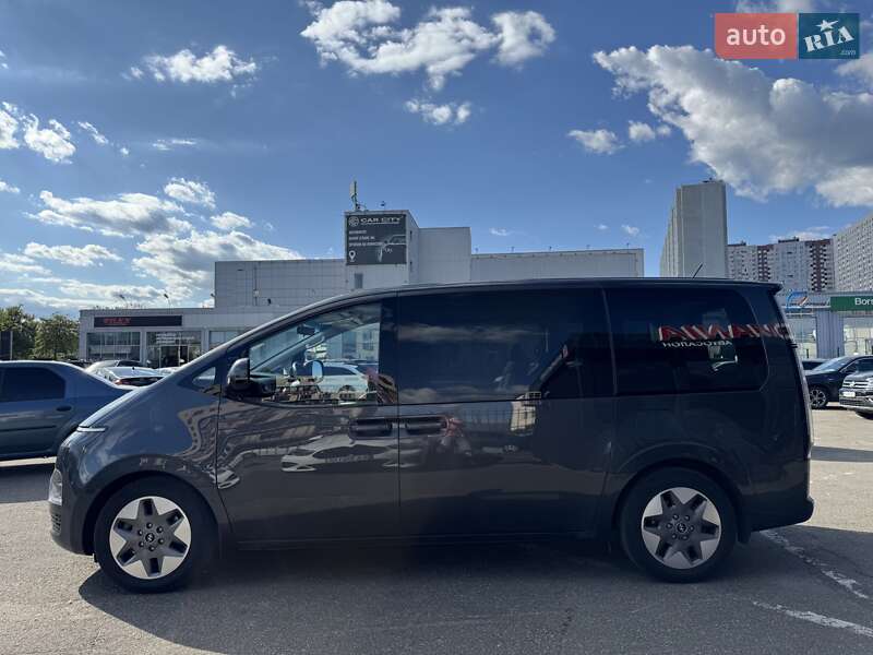 Hyundai Staria 2023