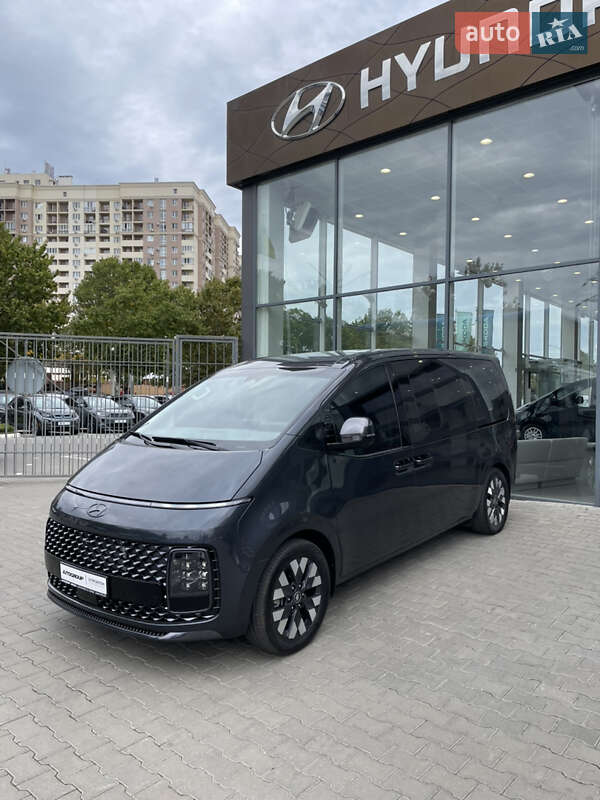 Hyundai Staria 2022