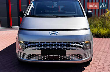 Минивэн Hyundai Staria 2022 в 