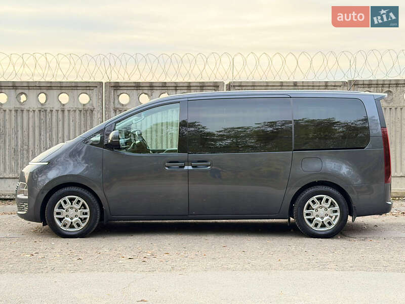 Минивэн Hyundai Staria 2021 в Киеве фото 6 Минивэн Hyundai Staria 2021 в Киеве