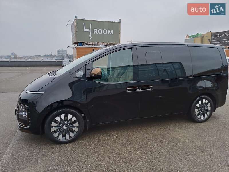 Минивэн Hyundai Staria 2025 в Киеве