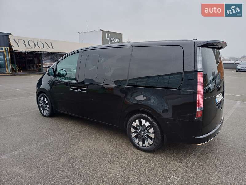 Минивэн Hyundai Staria 2025 в Киеве