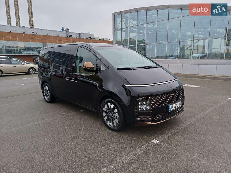 Минивэн Hyundai Staria 2025 в Киеве