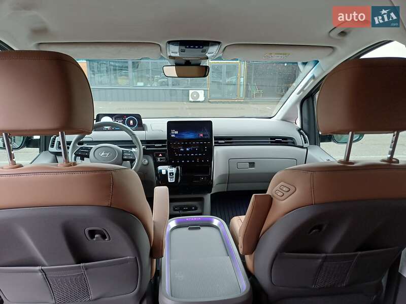 Минивэн Hyundai Staria 2025 в Киеве