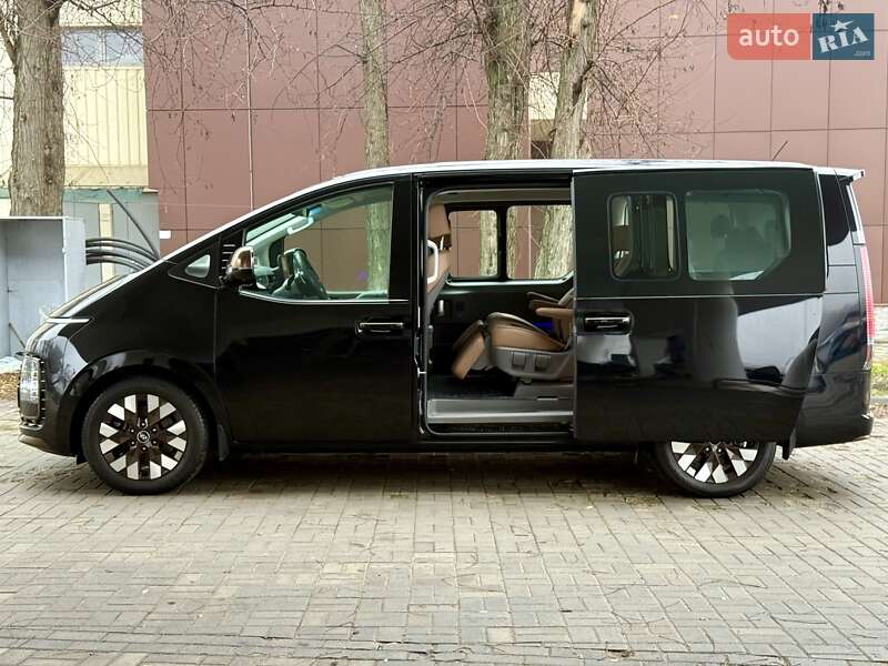 Мінівен Hyundai Staria 2022 в Дніпрі