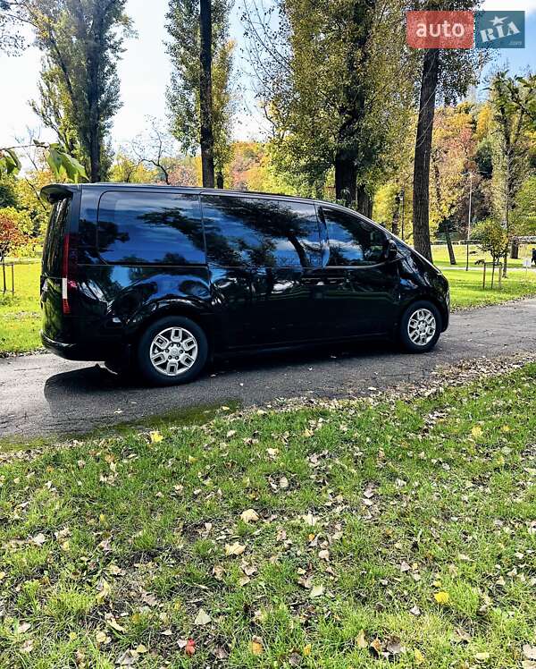 Минивэн Hyundai Staria 2022 в Киеве
