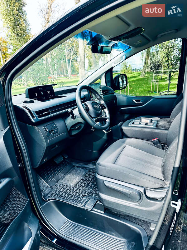 Минивэн Hyundai Staria 2022 в Киеве