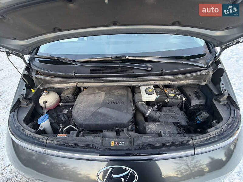 Мінівен Hyundai Staria 2021 в Чернігові