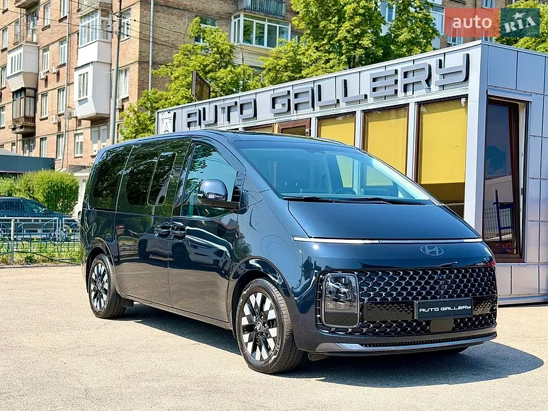 Hyundai Staria