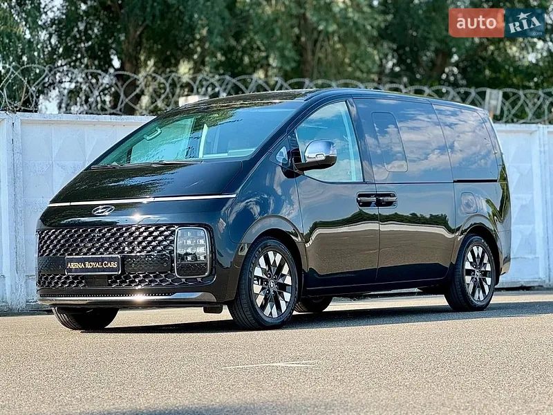 Hyundai Staria