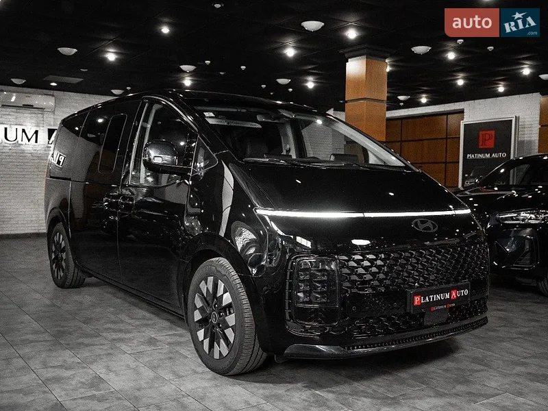 Hyundai Staria