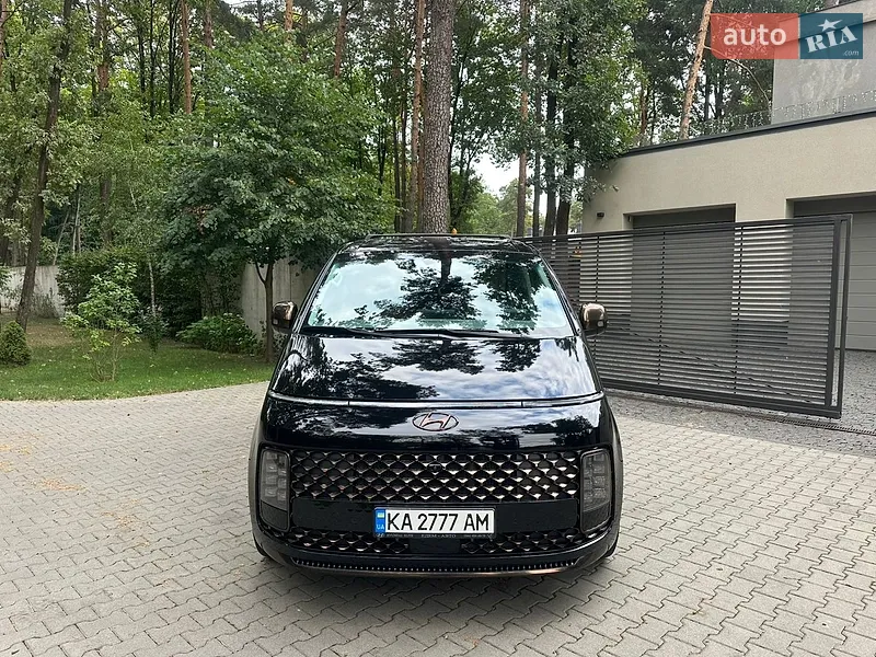 Hyundai Staria