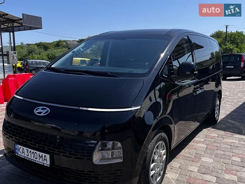 Hyundai Staria