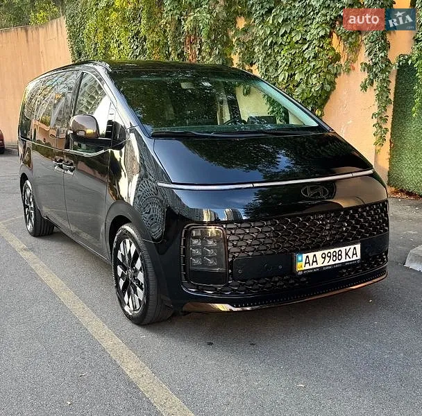 Hyundai Staria