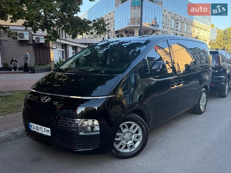 Hyundai Staria
