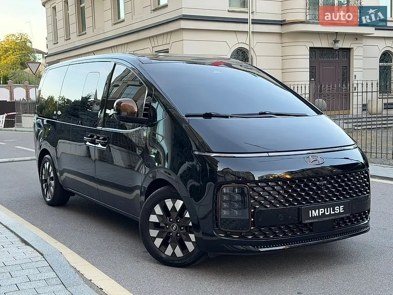 Hyundai Staria