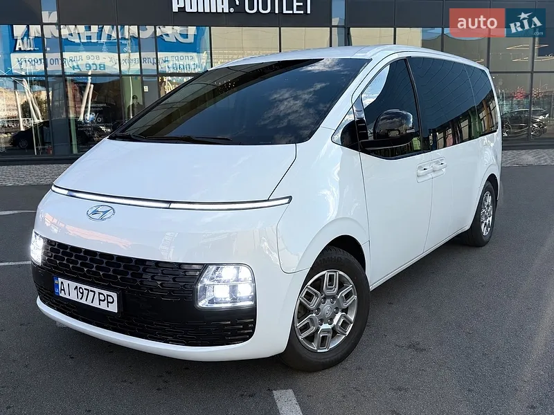 Hyundai Staria