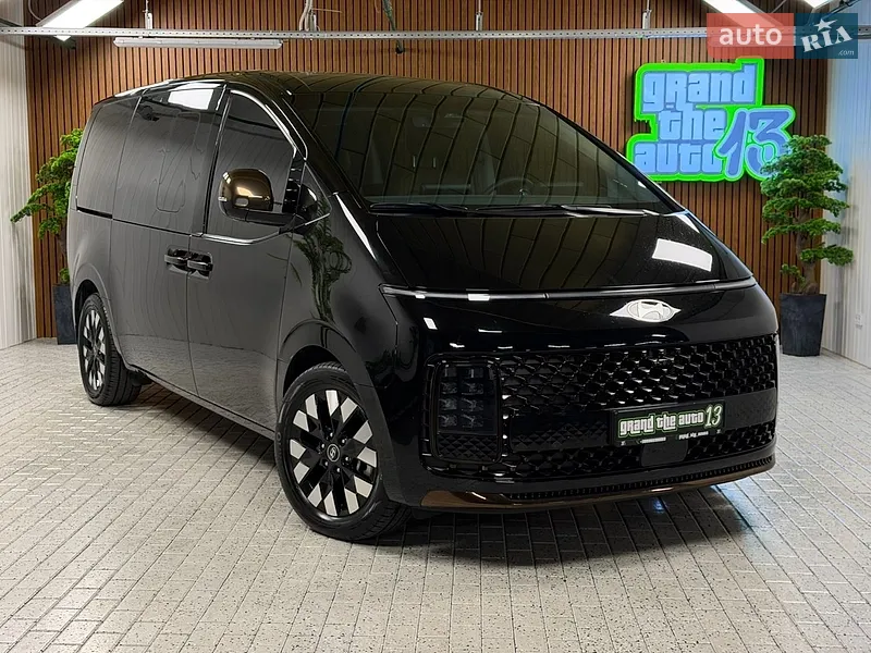 Hyundai Staria