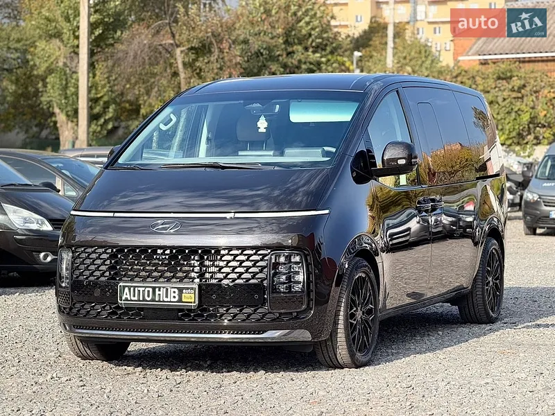 Hyundai Staria