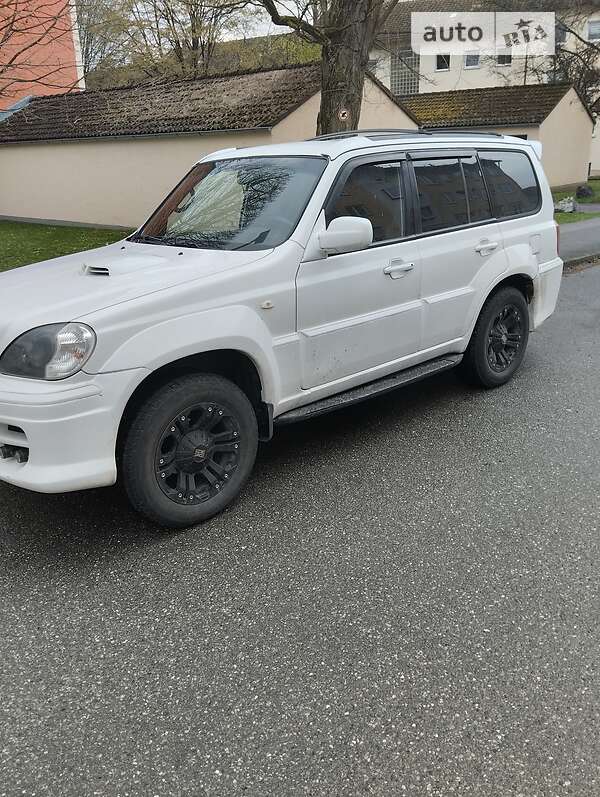 Позашляховик / Кросовер Hyundai Terracan 2001 в 