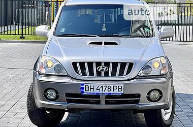 Внедорожник / Кроссовер Hyundai Terracan 2003 в 