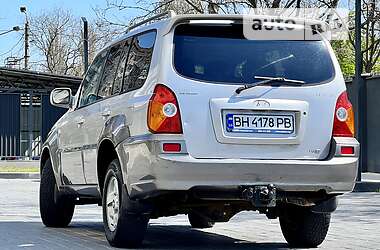 Внедорожник / Кроссовер Hyundai Terracan 2003 в 