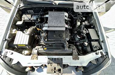 Внедорожник / Кроссовер Hyundai Terracan 2003 в 