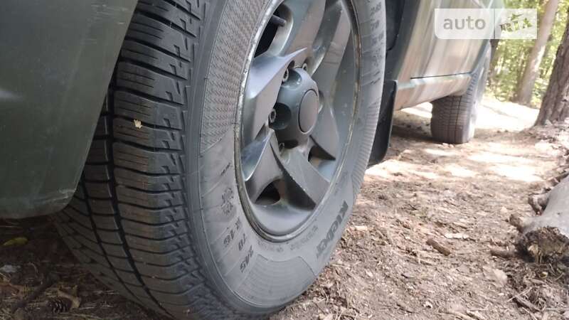 Внедорожник / Кроссовер Hyundai Terracan 2003 в Киеве